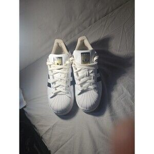 Adiddas Women's Superstar Lace Up Athletic Shoes Size 7.5